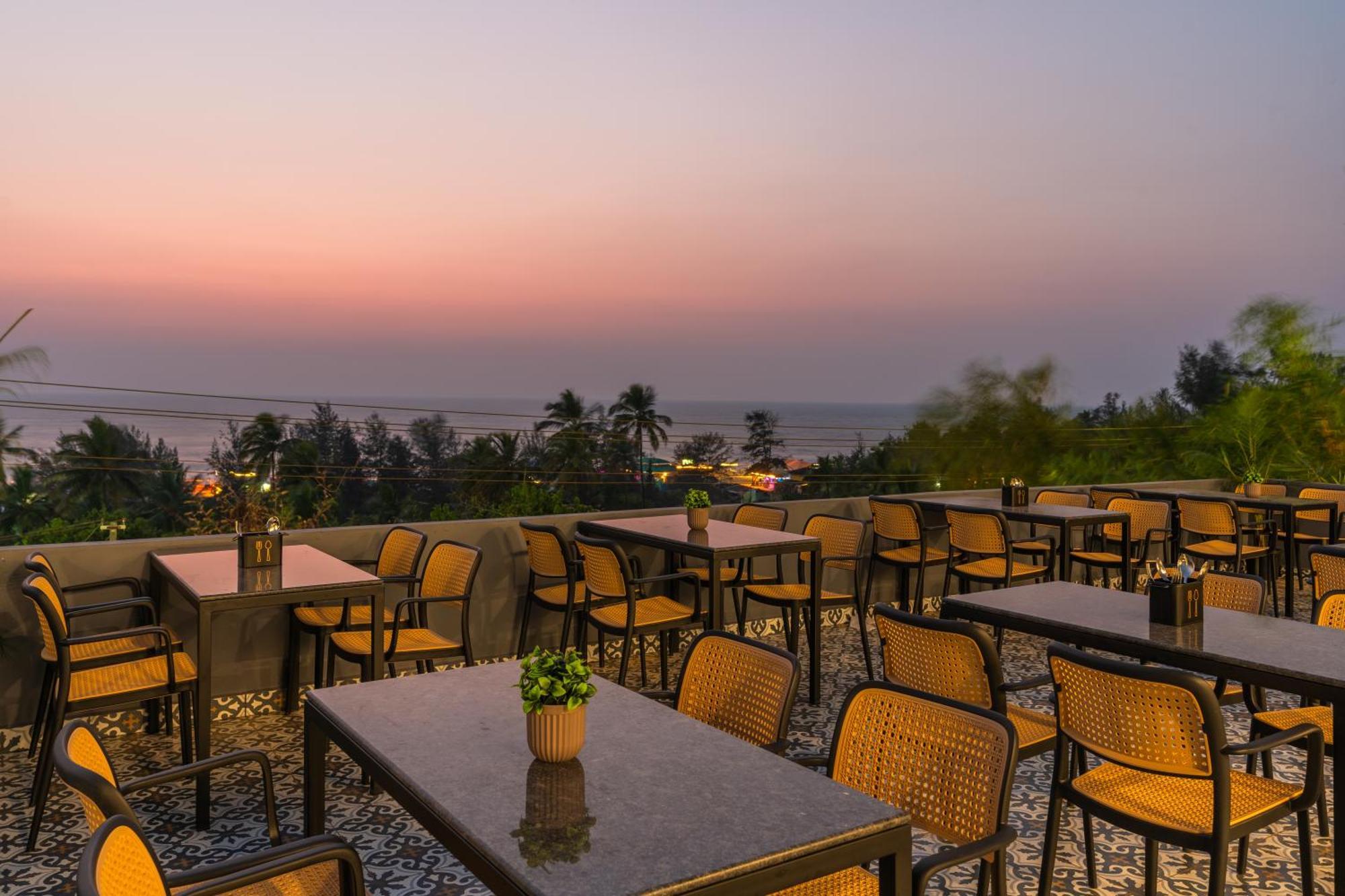 The Hosteller Goa, Mandrem Bagian luar foto