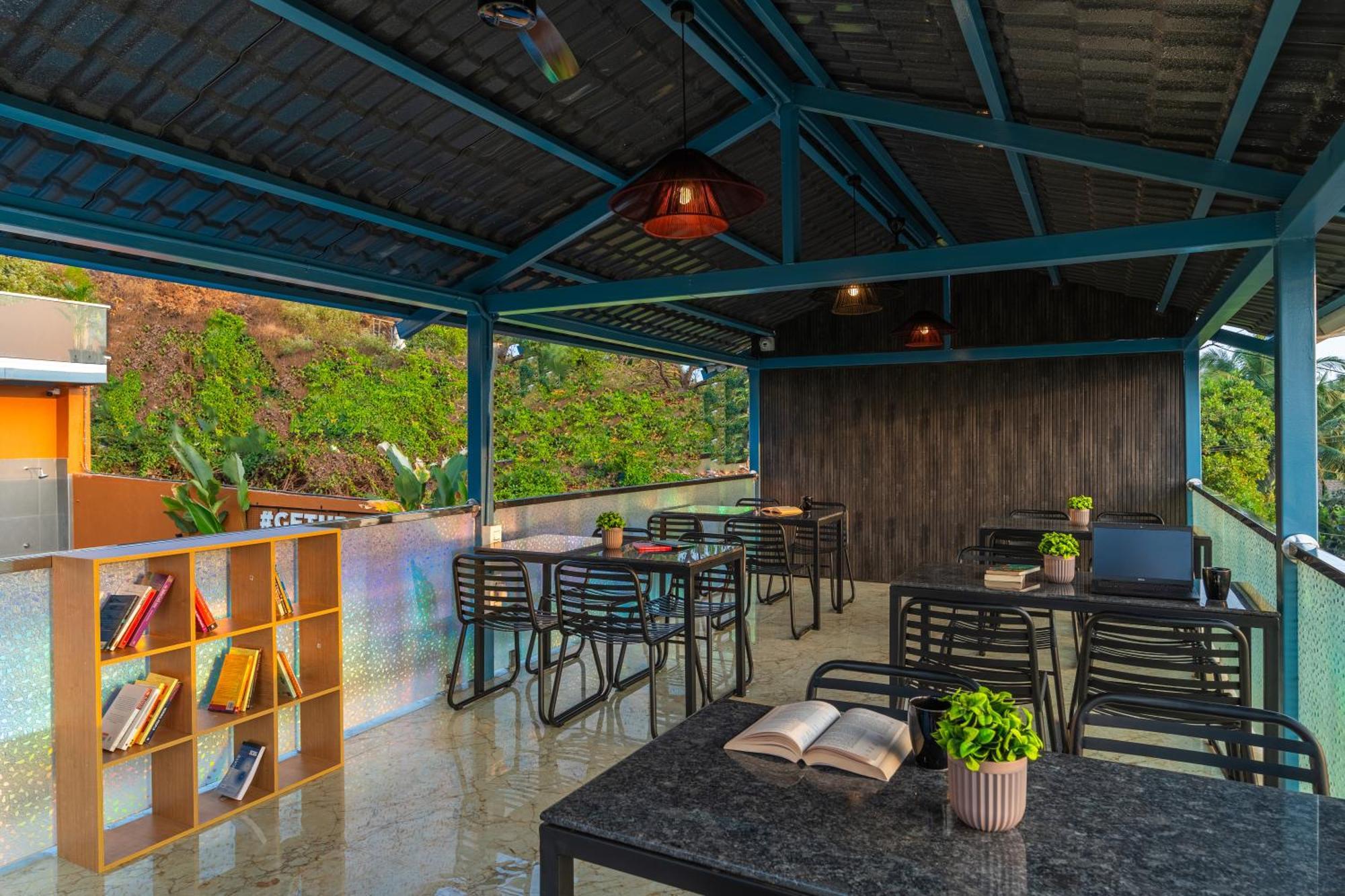The Hosteller Goa, Mandrem Bagian luar foto