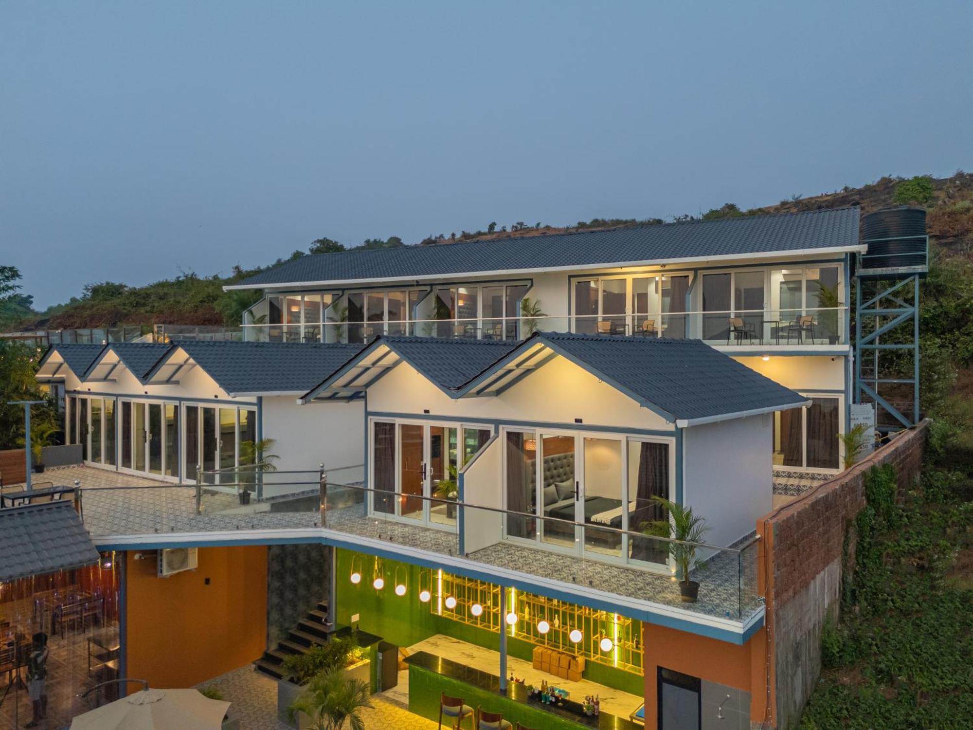The Hosteller Goa, Mandrem Bagian luar foto