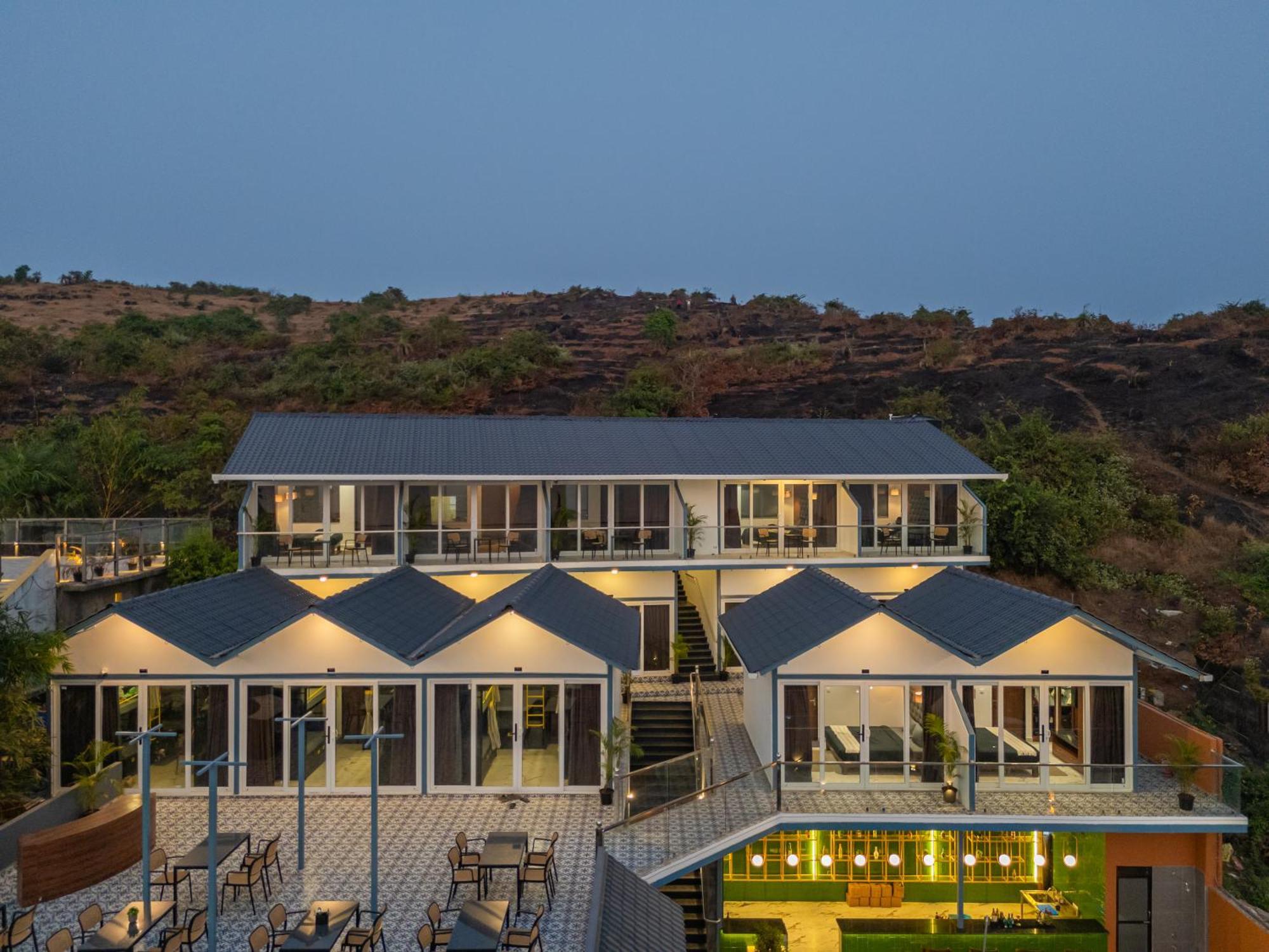 The Hosteller Goa, Mandrem Bagian luar foto