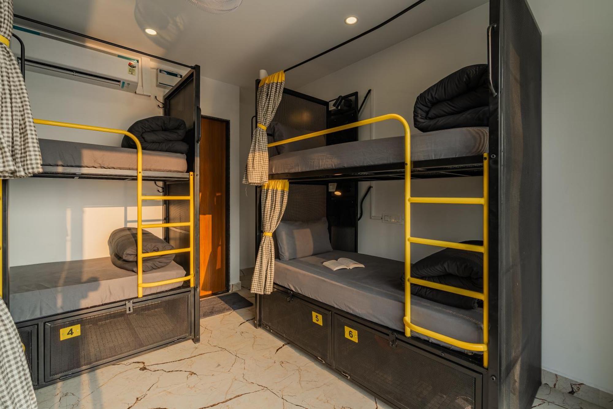The Hosteller Goa, Mandrem Bagian luar foto