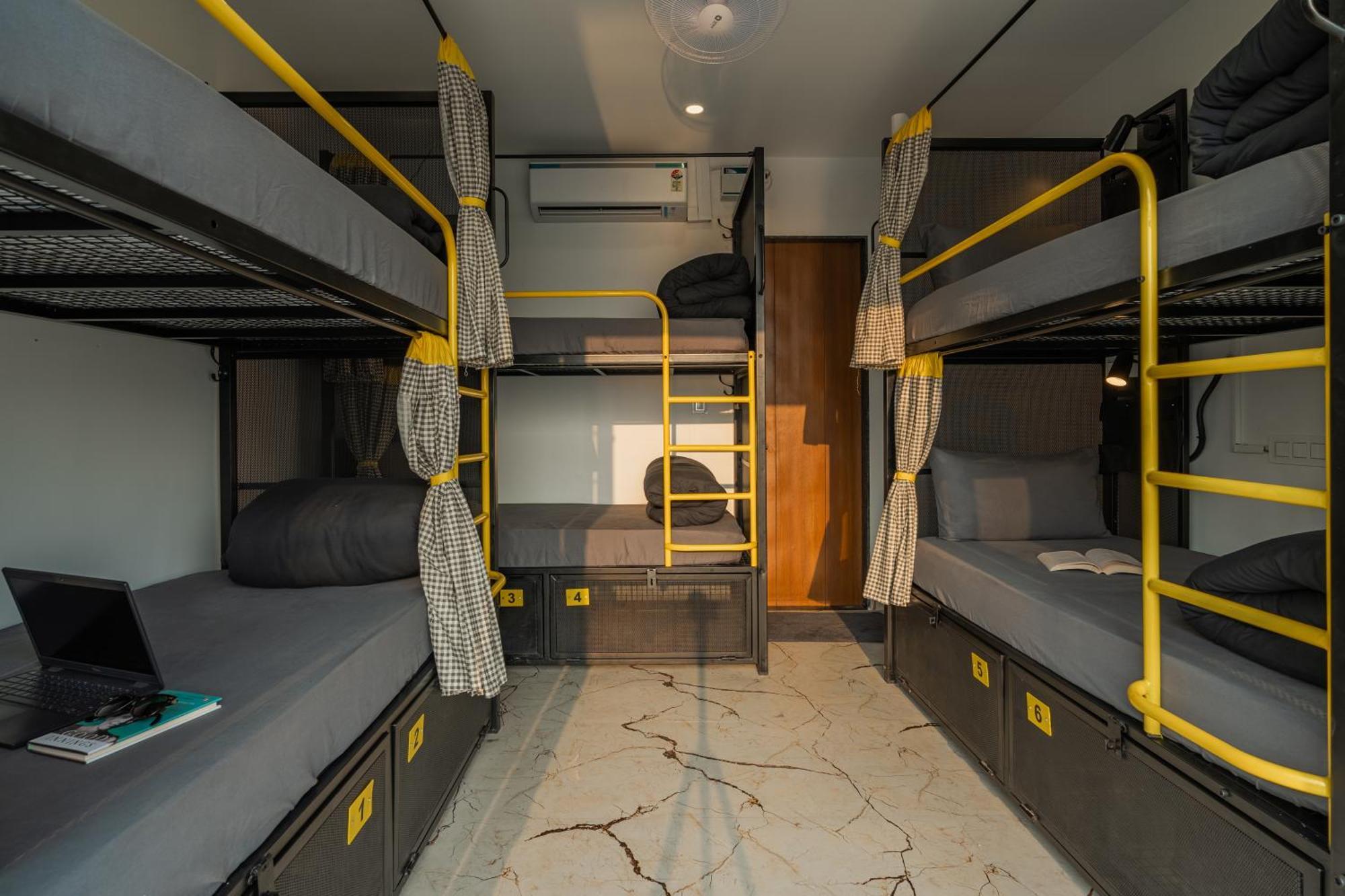 The Hosteller Goa, Mandrem Bagian luar foto